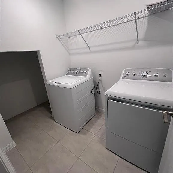 424 Wayland Dr — Photo 15