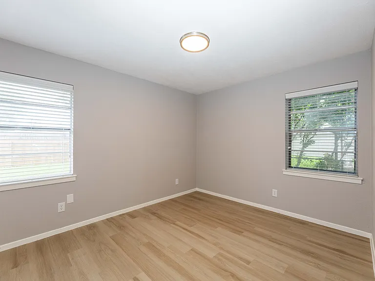 1505 McDonald Dr — Photo 21