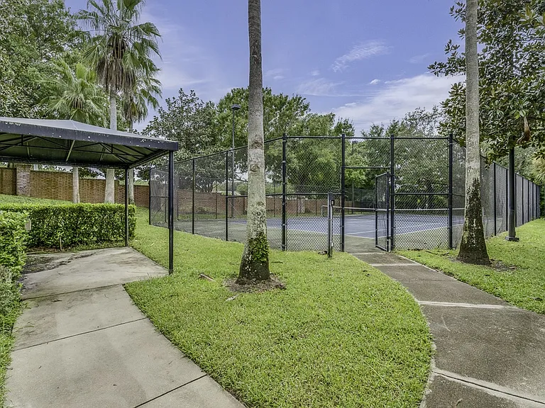 Arbor Lakes Apartments — Photo 11