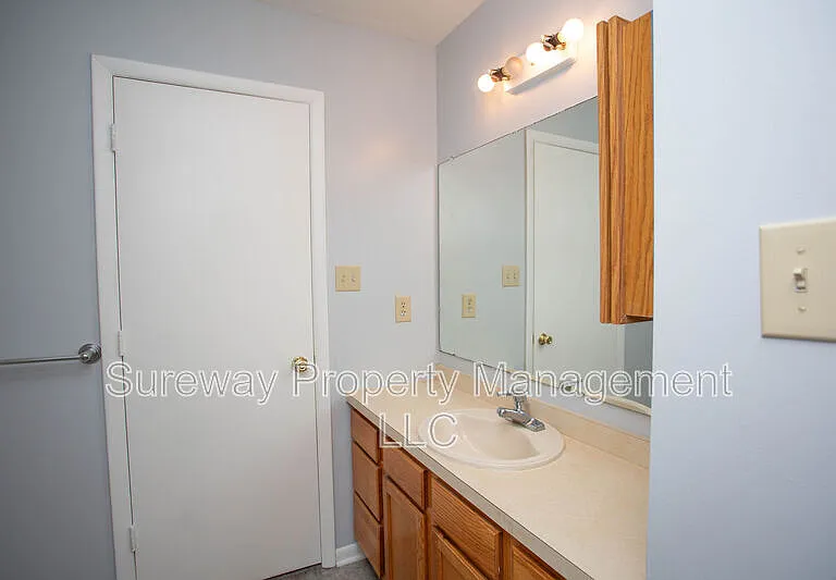 12 Grant Ln — Photo 32