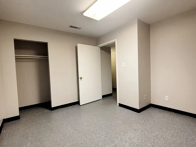 1324 SW Western Ave — Photo 5