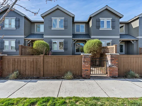 20815 Boulderfield Ave, Bend, OR 97701