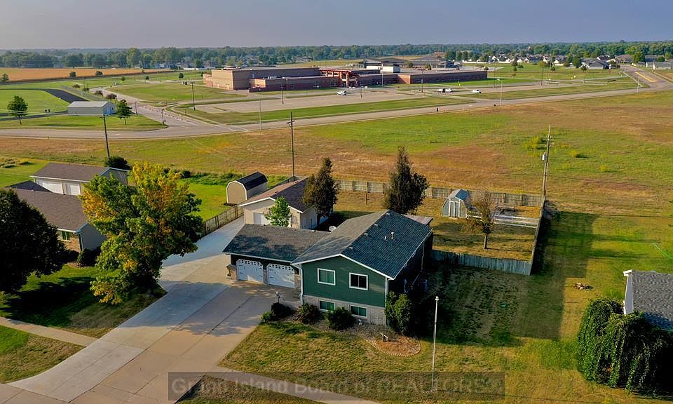 1st image of 4134 Driftwood Dr