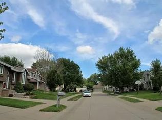 16911 M Cir, Omaha, NE 68135