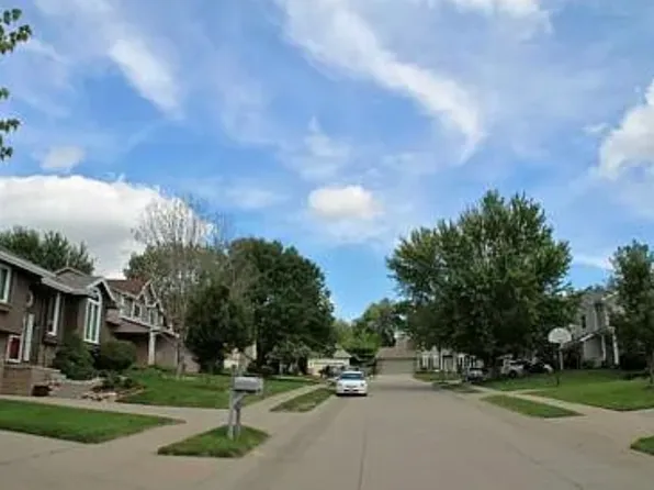 16911 M Cir, Omaha, NE 68135
