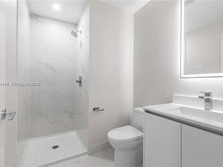 700 NE 24th St #4206 — Photo 15
