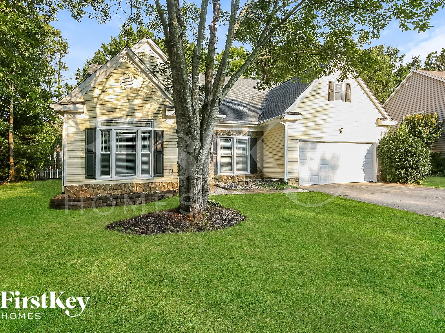 4 bed, 2.0 bath, 2250 sqft, $2,595 — Photo 3