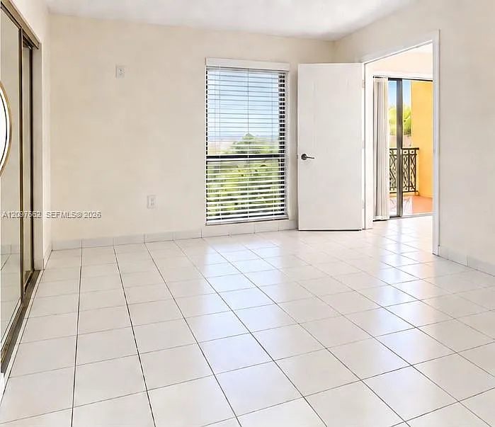 Sunset Villas No 3 Condo- — Photo 3
