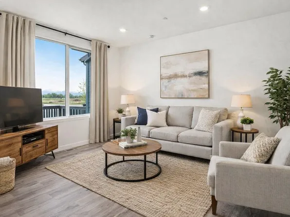 5492 2nd Ave, Timnath, CO 80547