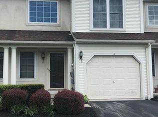 6 Whitetail Ln, Reading, PA 19607