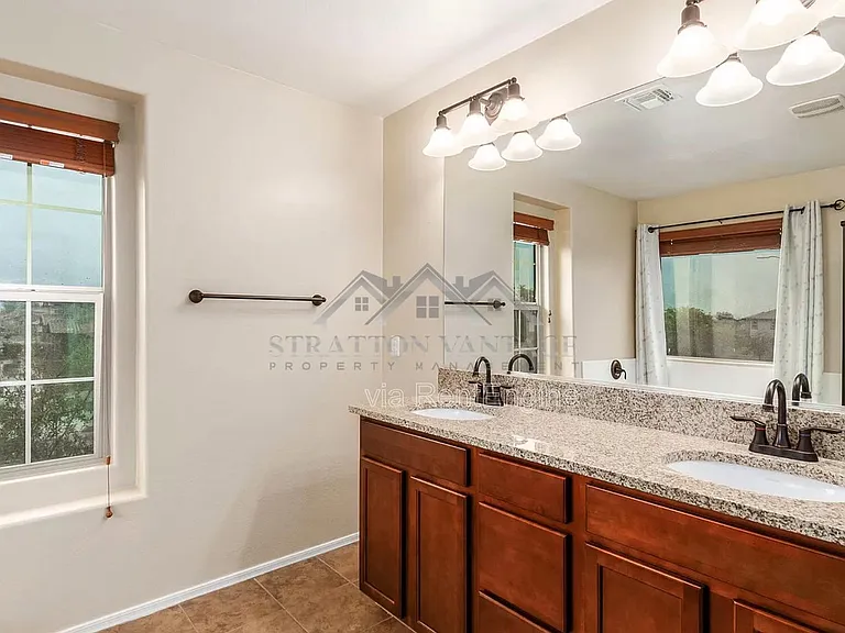 2873 E Binner Dr — Photo 16