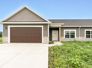 946 Kings Dr, Brownsville, WI 53006