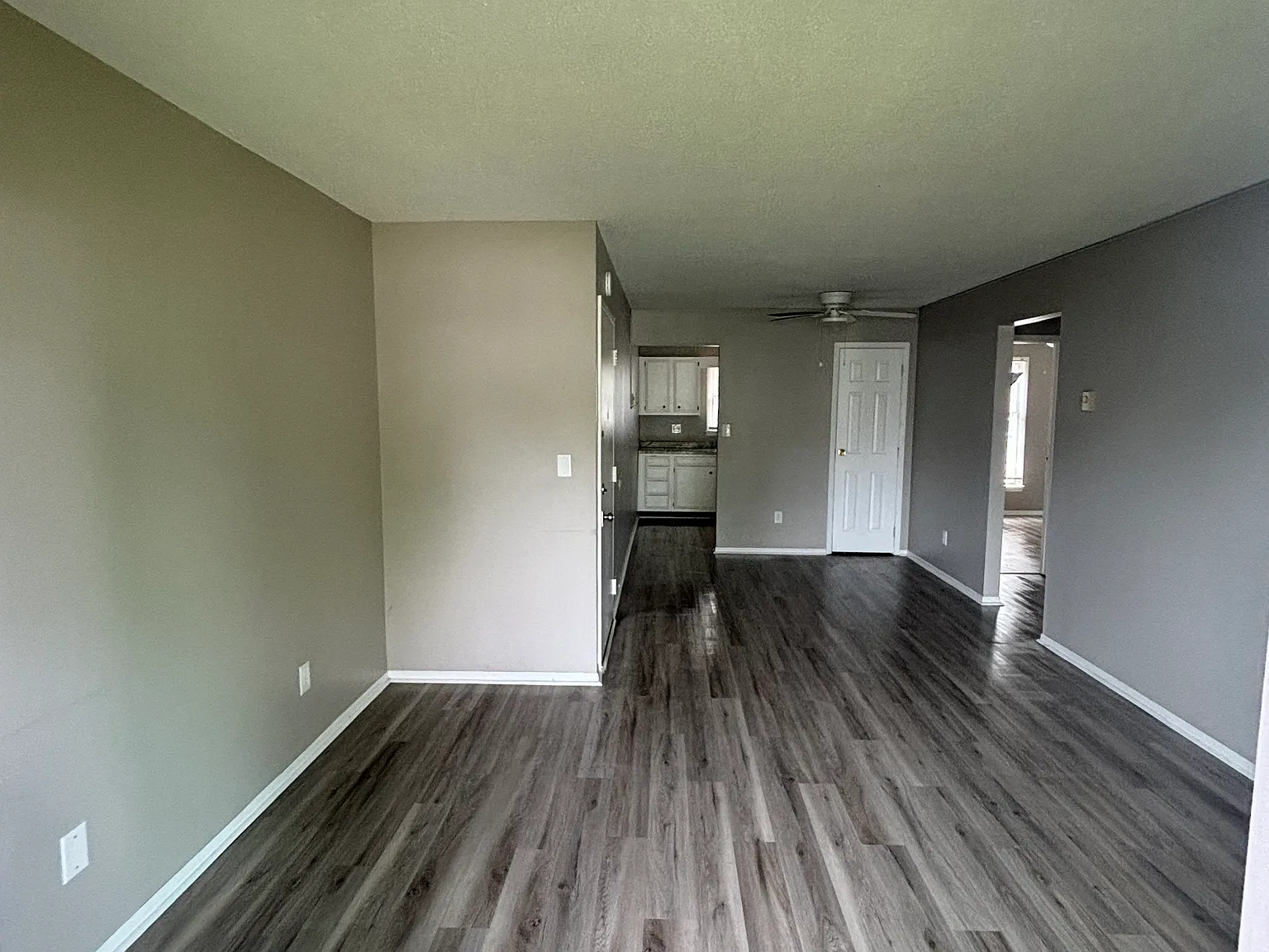 2 bed, 900 sqft, $925 — Photo 4