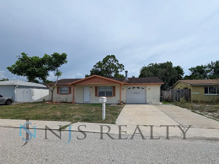 7024 Rockwood Dr — Photo 1