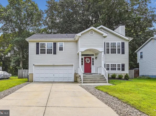 679 Swan Dr, Deale, MD 20751