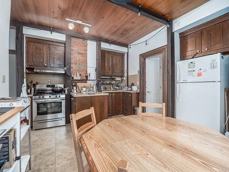 27 Warren Ave #2 — Photo 4