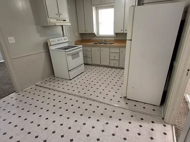 501 S Maryland St — Photo 1