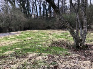 111 Ashland Ln, Oak Ridge, TN 37830