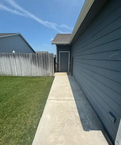 1618 E Olive Ct — Photo 3