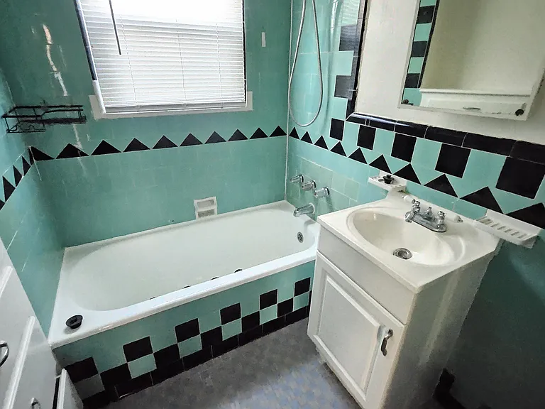 1425 Echo Park Ave #7 — Photo 17