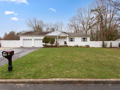 17 Pine Cone Lane, Islandia, NY, 11749