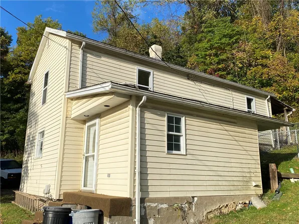 1114 Dewey Ave, Arona, PA 15617