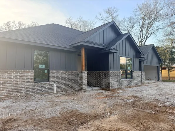 438 Old Wharton Road, East Bernard, TX 77435