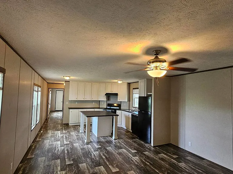 5434 S Kansas Ave — Photo 4