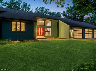 1040 Hoffman Ln, Riverwoods, IL 60015