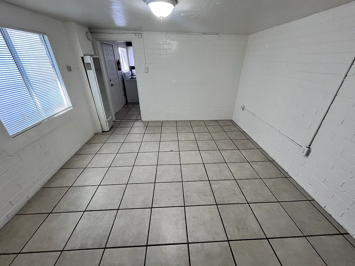 Building Photo - 423 E 32nd St #F