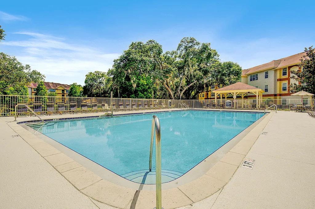 Williams Landing and Villas Apartments — Photo 3