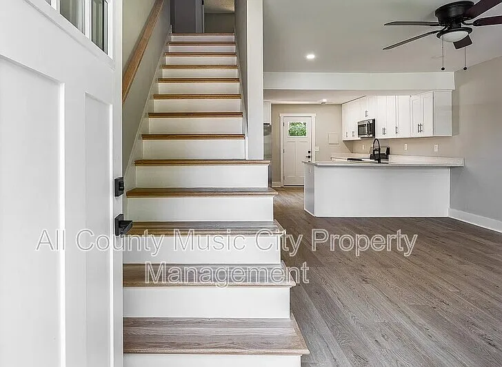 1907 S Lyle Ln — Photo 5