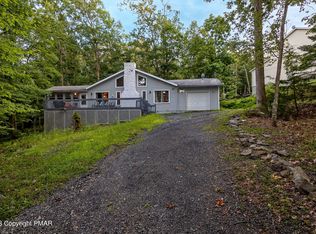 213 Saint Andrews Dr, Bushkill, PA 18324