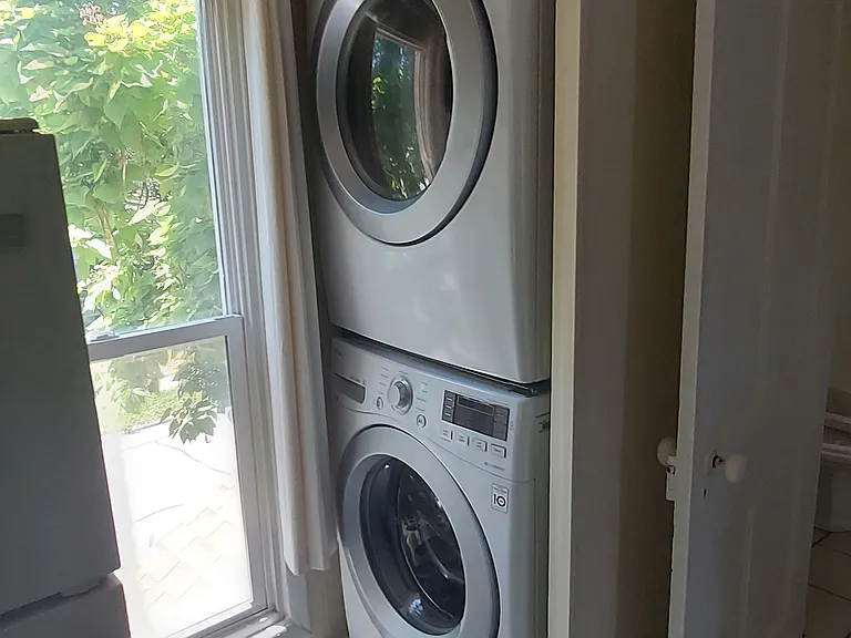201 W Madison Ave #3 — Photo 8
