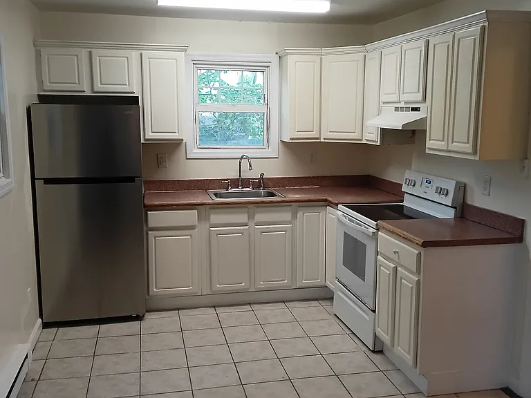 27 Cottage St #3 — Photo 2