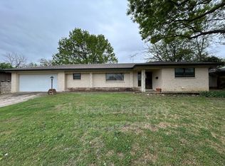 5817 Whitman Ave, Fort Worth, TX 76133
