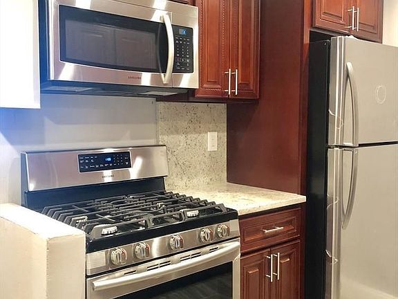 2nd image of 619 Coster St #2