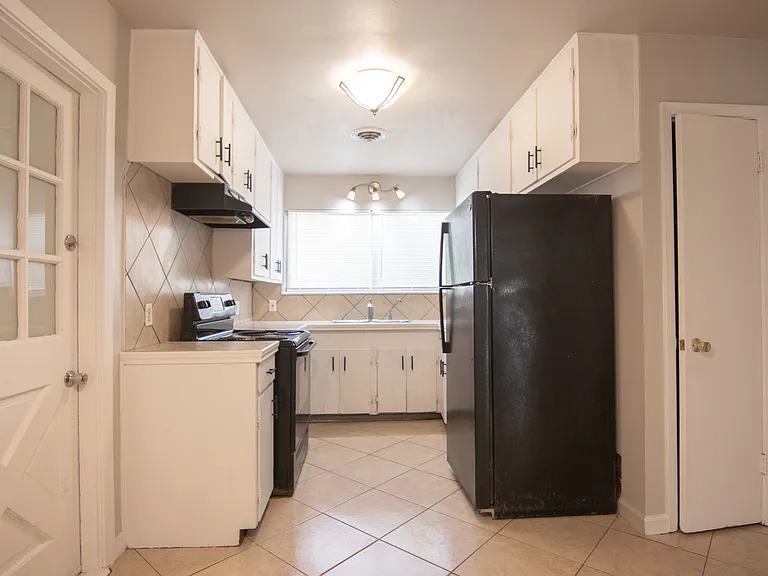 3714 Ridgemont Dr — Photo 10