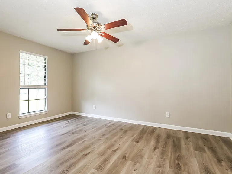 527 Brookfield Way — Photo 9