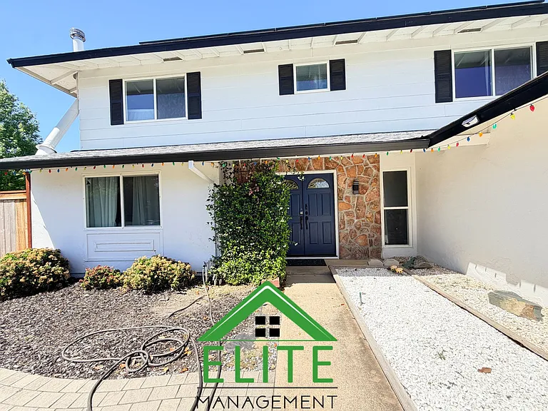 6701 Hillglen Way — Photo 1