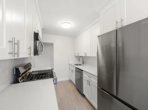 18-35 Corporal Kennedy Street image 2 of 7