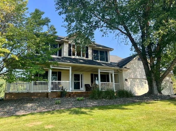 834 Prairie Meadows Dr, Hudson, WI 54016
