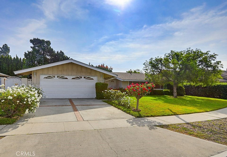 1st image of 11532 Baggett St