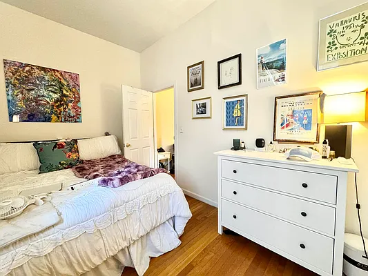 Rented by Bohemia Realty Group | media 10