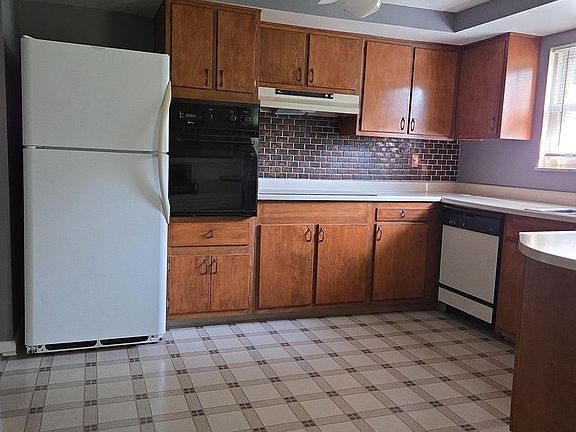 5th image of 6441 Larcomb Dr