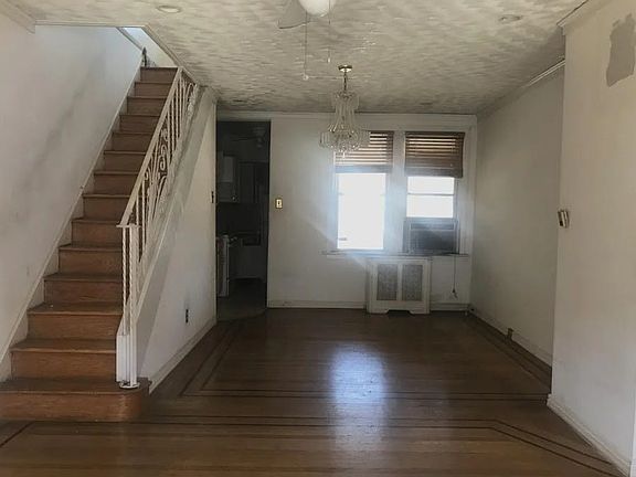4th image of 2054 Anchor St