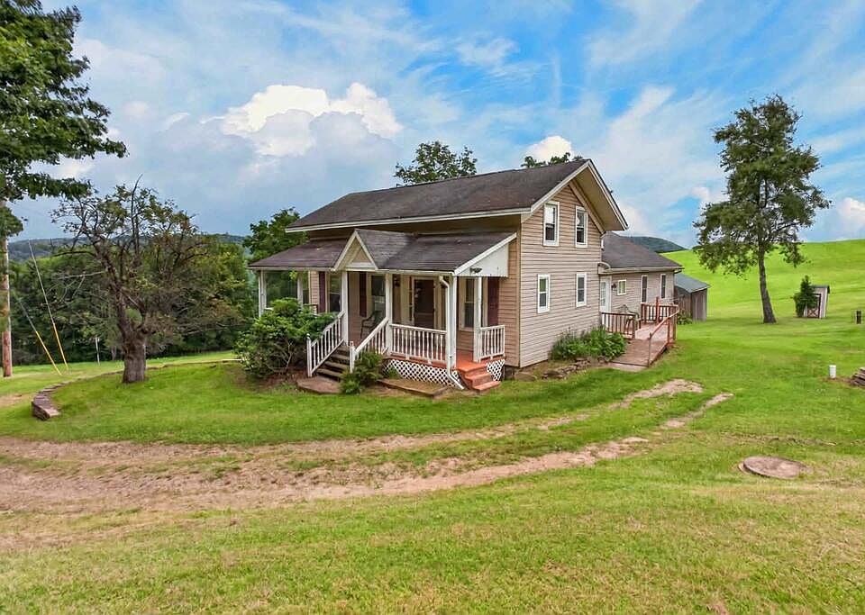 1st image of 289 Grimes Hill Rd