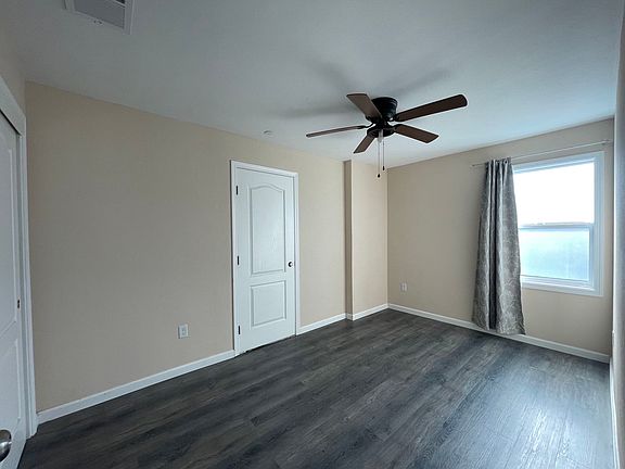 4th image of 246 Poplar Ave #A