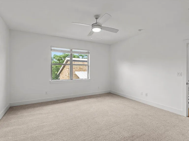 913 Stobaugh St #B — Photo 37