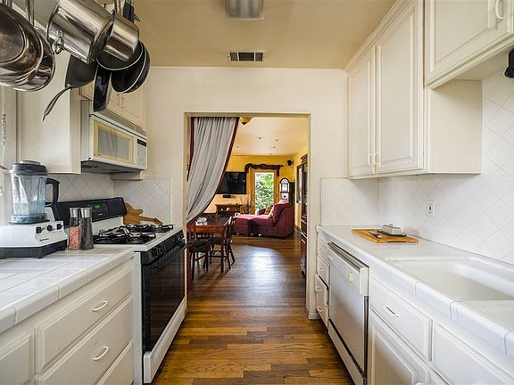 5th image of 1642 S Ditmar St